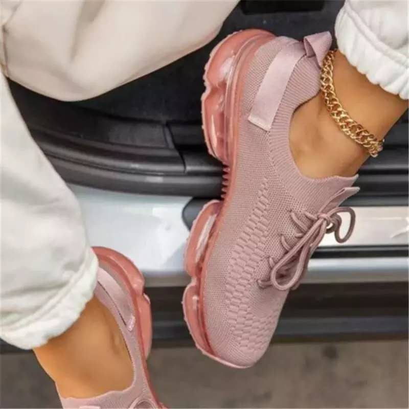 Chaussures de sport pour femmes | Baskets tendance femme | Chaussures de course décontractées femme | Baskets légères et respirantes | Chaussures de marche confortables femme | Sneakers mode femme | Chaussures sport stylées pour femmes | Chaussures antidérapantes pour running | Baskets polyvalentes pour usage quotidien | Chaussures fitness femme élégantes