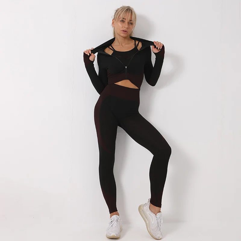 Ensemble survêtement femme 3 pièces avec legging taille haute et veste zippée | Ensemble athleisure élégant avec haut court, legging et veste zippée | Ensemble legging taille haute et haut court pour femmes actives | Survêtement 3 pièces confortable et respirant pour l'entraînement | Ensemble survêtement femme polyvalent pour la salle de sport et le quotidien | Tenue tendance avec veste zippée et legging pour femmes | Ensemble activewear 3 pièces élégant avec legging taille haute | Ensemble athleisure flatt