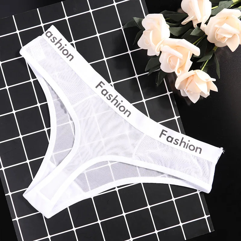 Sous-vêtements sexy en maille transparente femme | String en maille fine pour femme | Slip transparent élégant et confortable | Lingerie sensuelle en tissu respirant | Sous-vêtements invisibles et séduisants | Culottes en maille pour usage quotidien | Lingerie fine féminine en dentelle légère | String sexy pour occasions spéciales | Sous-vêtements confortables et glamour | Lingerie transparente douce et ajustée