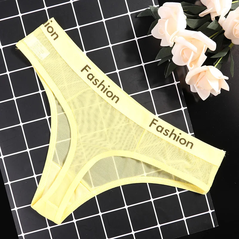 Sous-vêtements sexy en maille transparente femme | String en maille fine pour femme | Slip transparent élégant et confortable | Lingerie sensuelle en tissu respirant | Sous-vêtements invisibles et séduisants | Culottes en maille pour usage quotidien | Lingerie fine féminine en dentelle légère | String sexy pour occasions spéciales | Sous-vêtements confortables et glamour | Lingerie transparente douce et ajustée