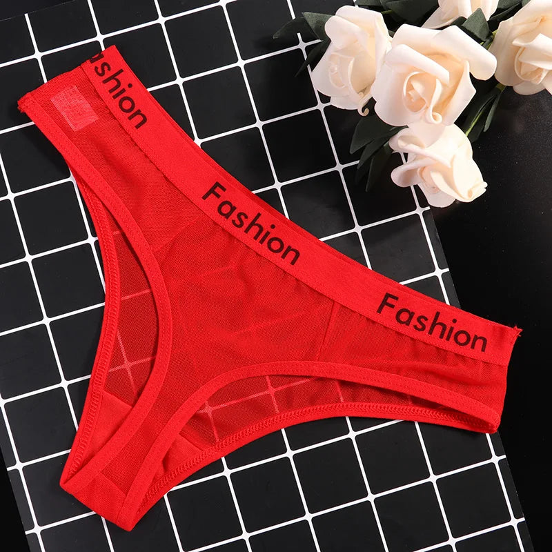 Sous-vêtements sexy en maille transparente femme | String en maille fine pour femme | Slip transparent élégant et confortable | Lingerie sensuelle en tissu respirant | Sous-vêtements invisibles et séduisants | Culottes en maille pour usage quotidien | Lingerie fine féminine en dentelle légère | String sexy pour occasions spéciales | Sous-vêtements confortables et glamour | Lingerie transparente douce et ajustée