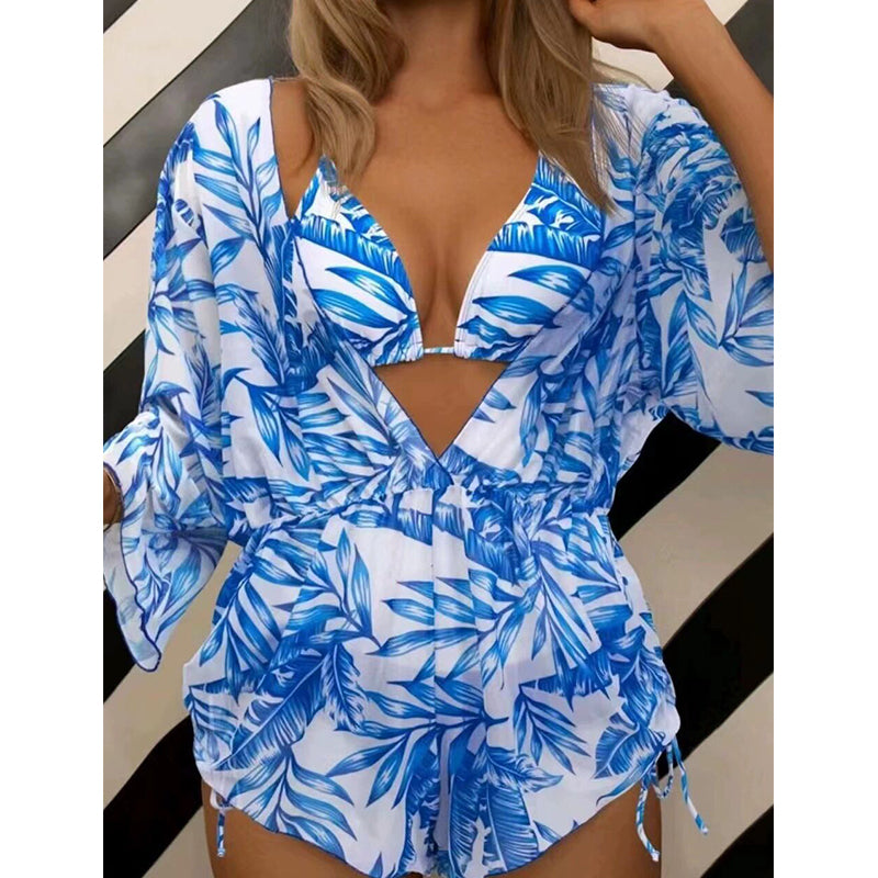 Ensemble bikini 3 pièces pour femme | Bikini élégant avec robe de plage assortie | Haut et bas de bikini ajustés pour un confort optimal | Ensemble de maillot de bain pour femme, parfait pour la plage | Bikini 3 pièces avec design féminin et moderne | Maillot de bain stylé pour des vacances au soleil | Bikini avec robe légère pour une couverture supplémentaire | Maillot de bain confortable, idéal pour l'été | Ensemble de bikini pour femme avec coupe ajustée | Maillot de bain 3 pièces élégant et polyvalent p