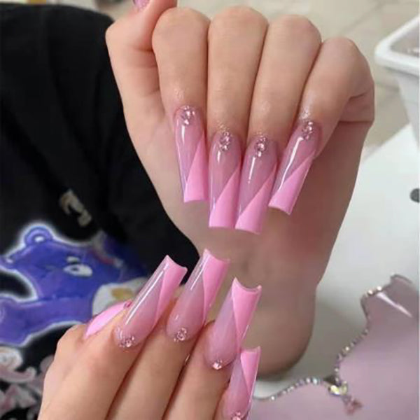 Faux-ongles à pression tendance 2021 | Manucure rapide avec faux-ongles | Faux-ongles press-on modernes | Faux-ongles sans colle | Faux-ongles à pression pour ongles parfaits | Ongles press-on faciles à appliquer | Faux-ongles durables et résistants | Nouveau design de faux-ongles 2021 | Faux-ongles à pression pour un look élégant | Faux-ongles press-on de qualité supérieure