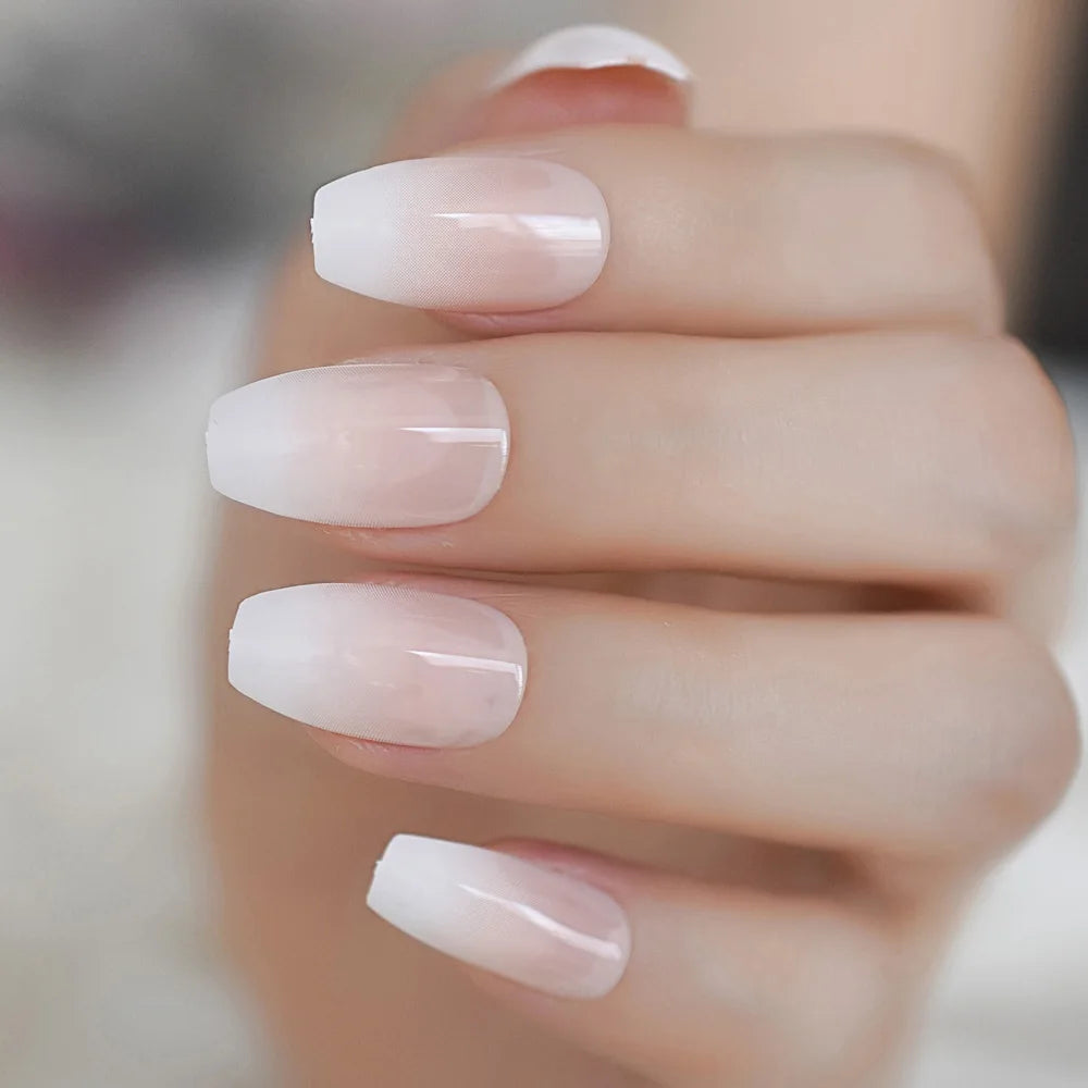 Ongles courts style ballerine française ombrés, dégradés, faux ongles naturels