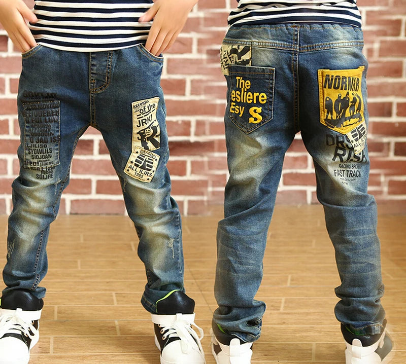Jean slim droit garçon 4–11 ans | Pantalon en denim enfant coupe droite | Jean classique pour garçon style slim | Jean ajusté garçon résistant et confortable | Pantalon denim basique pour garçon | Jean enfant 4 à 11 ans taille ajustable | Jean slim décontracté pour garçon | Vêtements en jean durables pour enfants | Jean pour garçon facile à assortir | Pantalon jeans garçon look classique