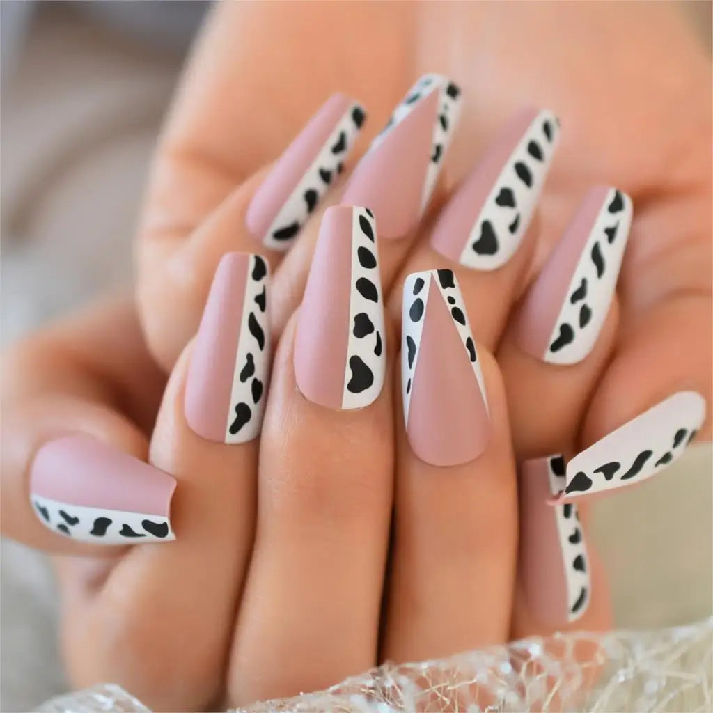 Faux ongles cercueil gris à coller, mi-longs, avec motifs