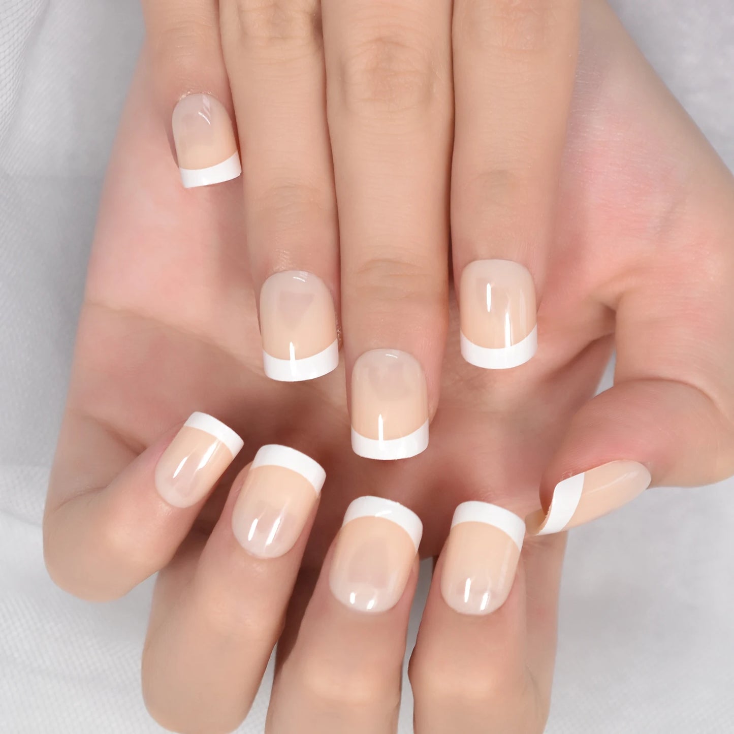 Ongles courts style ballerine française ombrés, dégradés, faux ongles naturels
