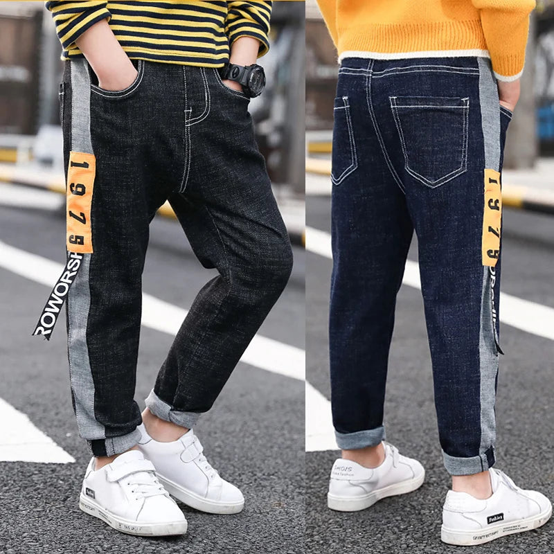 Jean slim droit garçon 4–11 ans | Pantalon en denim enfant coupe droite | Jean classique pour garçon style slim | Jean ajusté garçon résistant et confortable | Pantalon denim basique pour garçon | Jean enfant 4 à 11 ans taille ajustable | Jean slim décontracté pour garçon | Vêtements en jean durables pour enfants | Jean pour garçon facile à assortir | Pantalon jeans garçon look classique