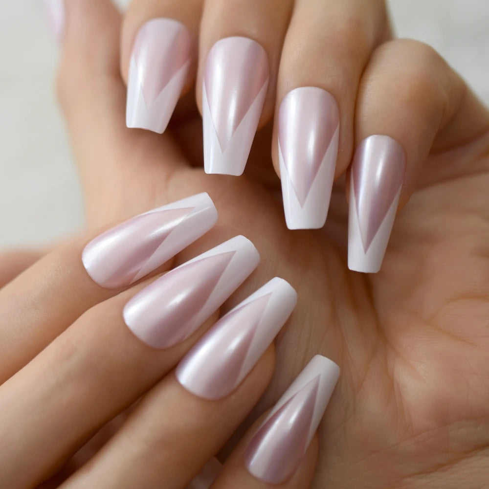 Faux ongles cercueil gris à coller, mi-longs, avec motifs