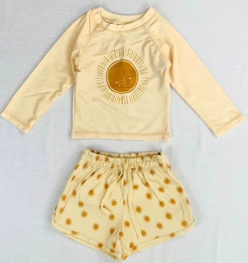 Maillot de bain garçon deux pièces | Maillot de bain été créateur pour garçons | Maillot de bain pour enfant | Maillot de bain garçon plage piscine | Maillot de bain à séchage rapide garçon | Maillot de bain confortable pour enfants | Maillot de bain garçon tendance été | Maillot de bain garçon à la mode | Maillot de bain enfant créateur été | Maillot de bain garçon avec design unique