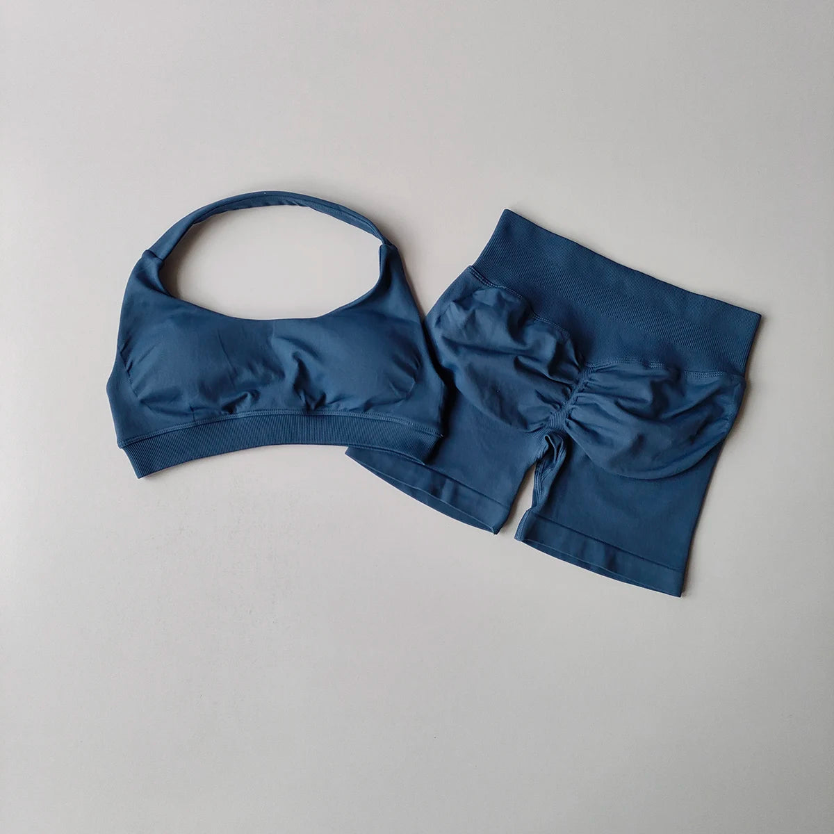 Women's seamless yoga set, backless sports bra, matching shorts
