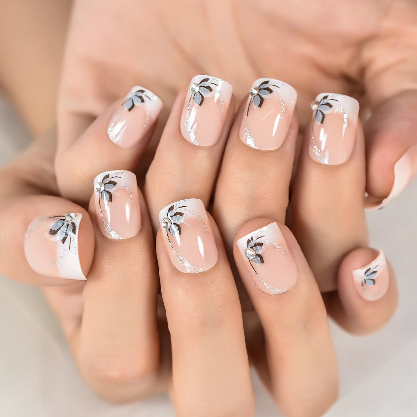 Ongles courts style ballerine française ombrés, dégradés, faux ongles naturels