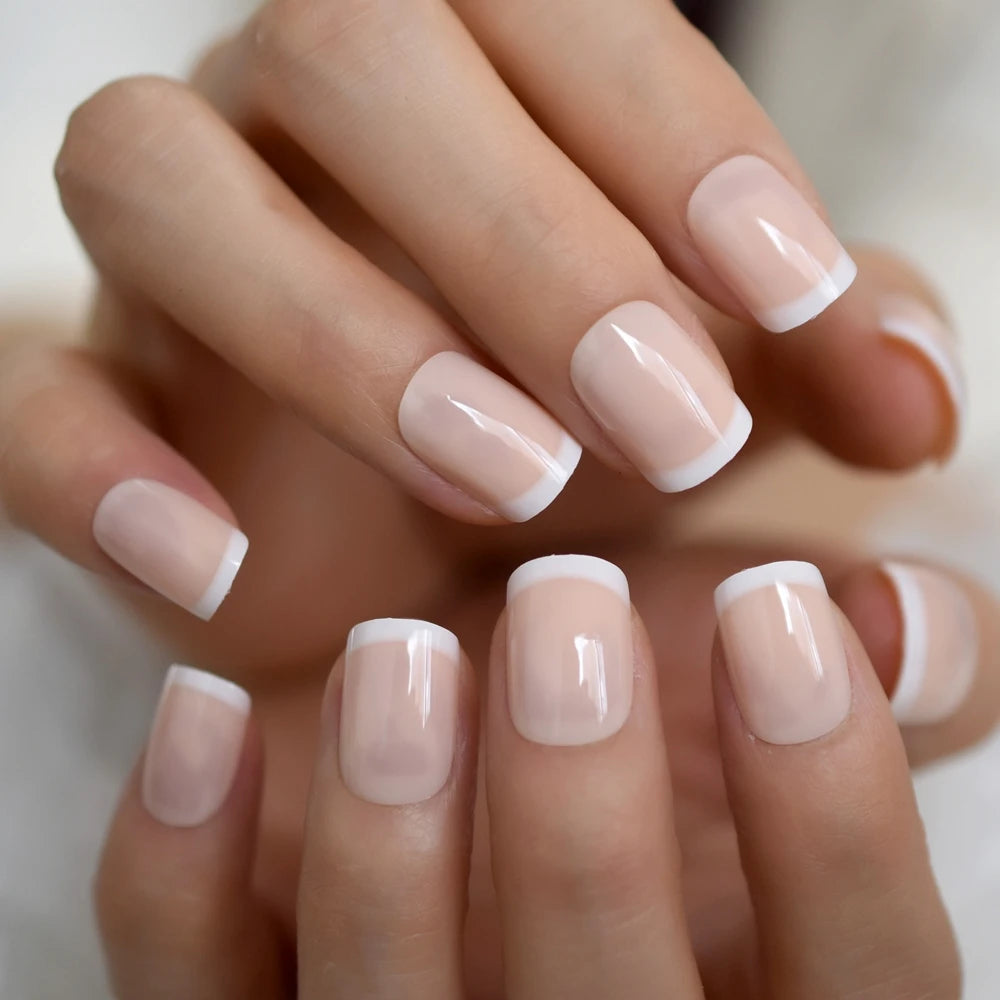 Ongles courts style ballerine française ombrés, dégradés, faux ongles naturels