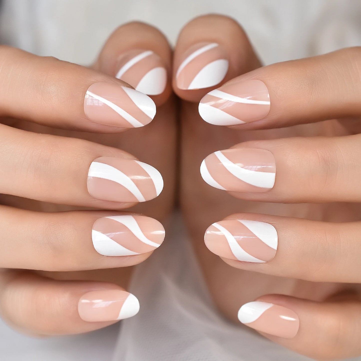 Ongles courts style ballerine française ombrés, dégradés, faux ongles naturels