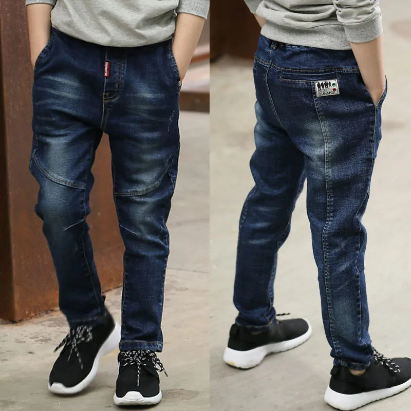 Jean slim droit garçon 4–11 ans | Pantalon en denim enfant coupe droite | Jean classique pour garçon style slim | Jean ajusté garçon résistant et confortable | Pantalon denim basique pour garçon | Jean enfant 4 à 11 ans taille ajustable | Jean slim décontracté pour garçon | Vêtements en jean durables pour enfants | Jean pour garçon facile à assortir | Pantalon jeans garçon look classique