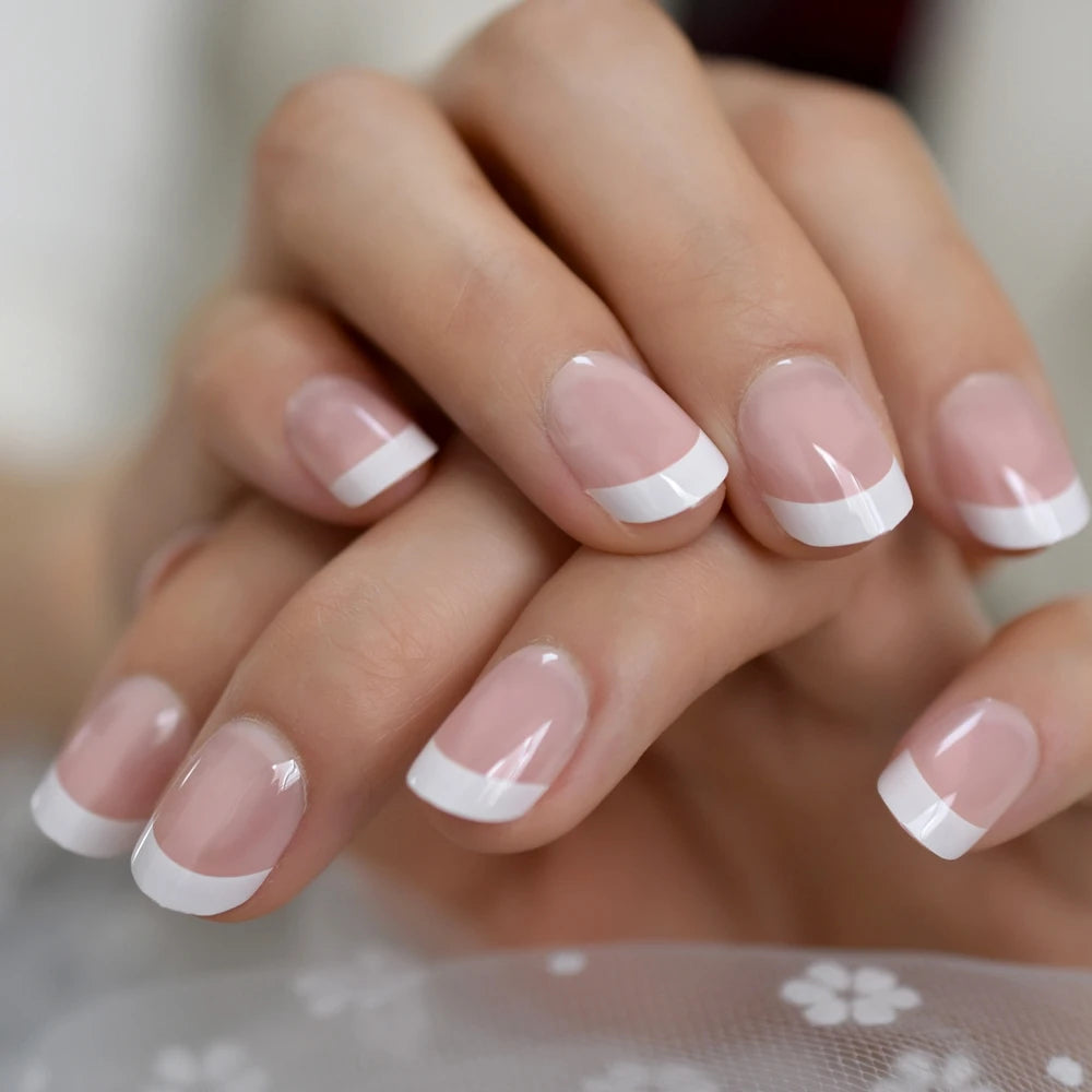 Ongles courts style ballerine française ombrés, dégradés, faux ongles naturels