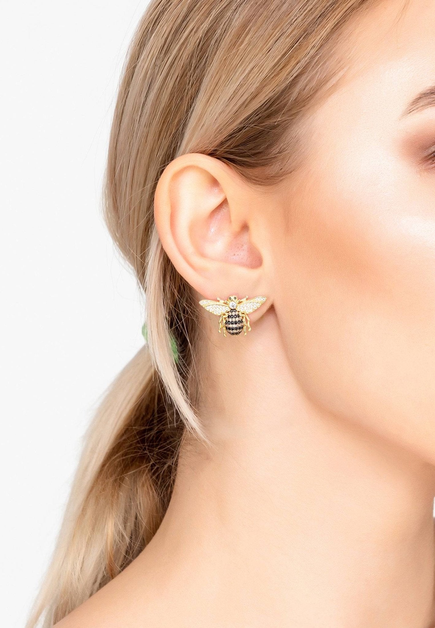 Boucles d'oreilles à tige en or avec abeille