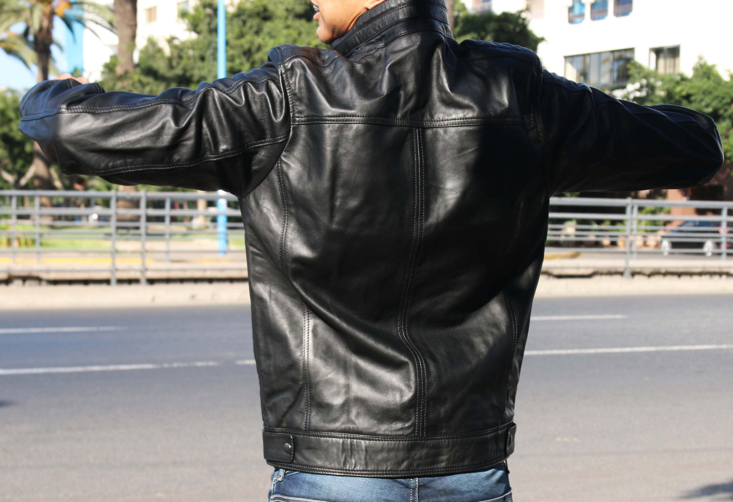 Veste en cuir véritable pour homme Artak | Veste en cuir marron style vintage | Veste en cuir homme élégante | Manteau en cuir automne-hiver pour homme | Veste masculine en cuir de qualité | Blouson zippé homme en cuir | Veste mode urbaine en cuir | Veste en cuir doublée pour homme | Veste en cuir homme avec poches | Blouson tendance pour homme en cuir