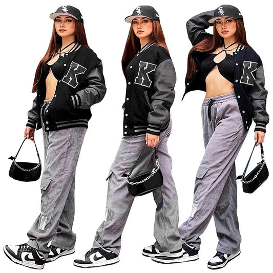 Veste style baseball femme manches en cuir | Veste varsity automne hiver femme | Blouson universitaire féminin tendance | Veste chaude avec manches contrastantes pour femme | Veste rétro femme look décontracté | Manteau femme inspiration collège américain | Blouson femme mode sport chic | Veste doublée femme style universitaire | Veste casual à boutons pression femme | Veste oversize femme manches imitation cuir
