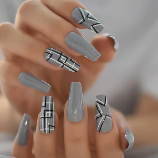 Faux ongles cercueil gris à coller, mi-longs, avec motifs