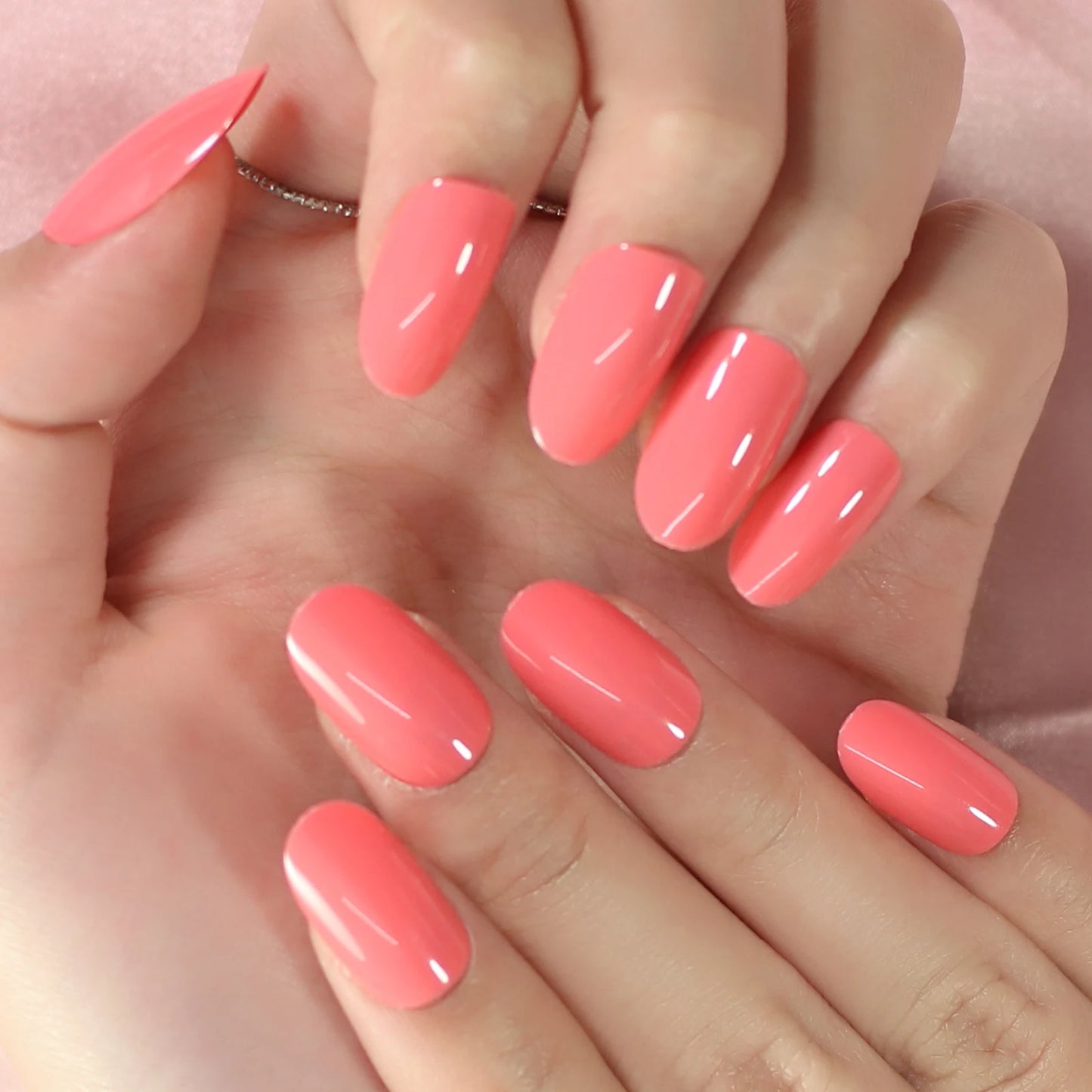Ongles courts style ballerine française ombrés, dégradés, faux ongles naturels