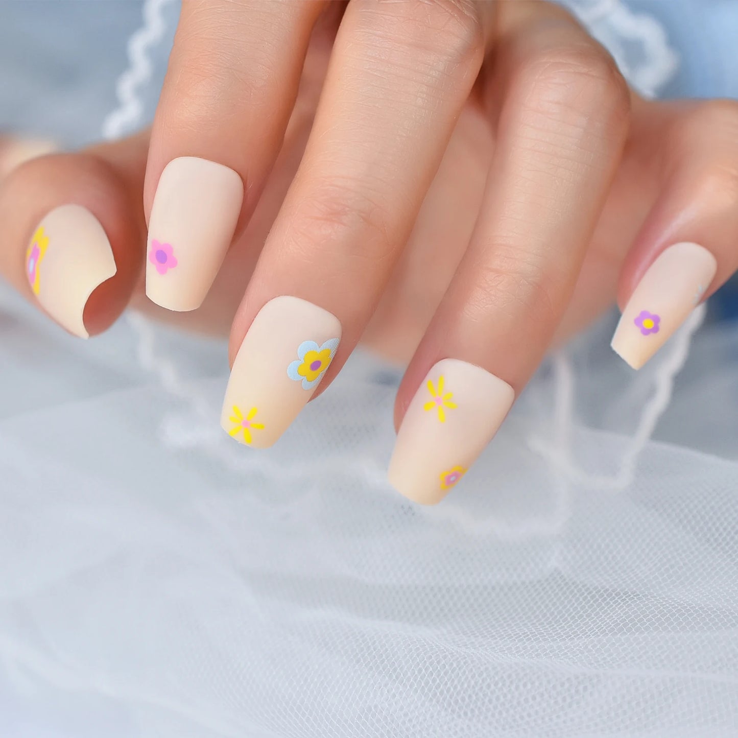 Ongles courts style ballerine française ombrés, dégradés, faux ongles naturels